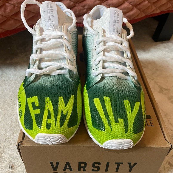 VARSITY sneakers, hand painted for Eagles Autism Challenge, size 7.5 - Picture 2 of 5